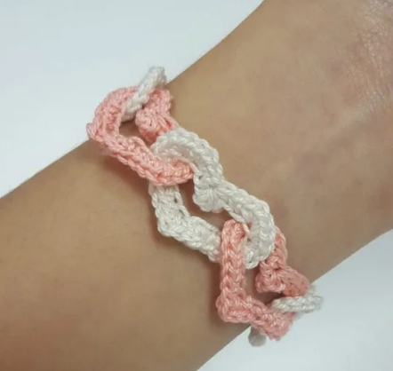 Interlinked Heart Crochet Bracelet Pattern