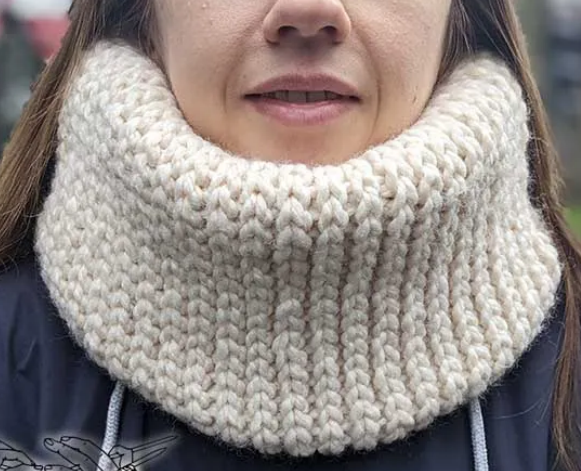 Chunky Ribbed Crochet Cowl Pattern