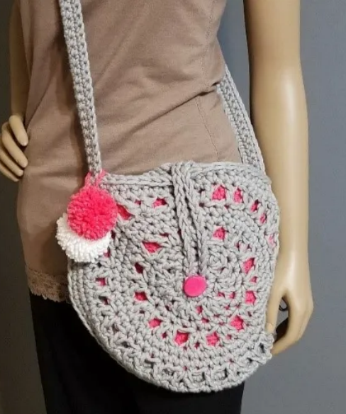 Stylish Crochet Crossbody Purse Pattern