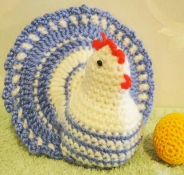 Crochet Chicken with Fan Tail Pattern