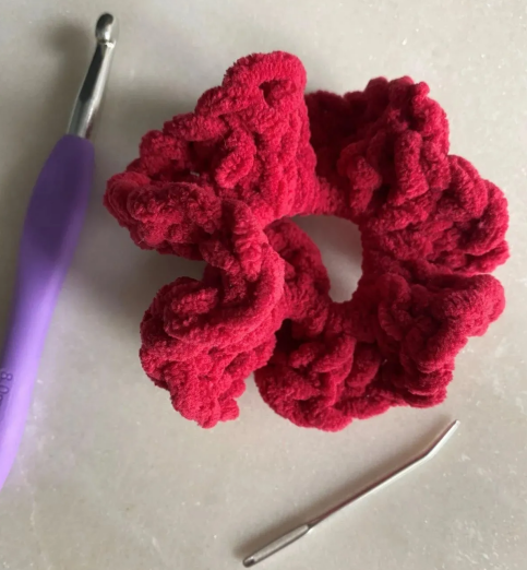 Vibrant Red Crochet Scrunchie Pattern