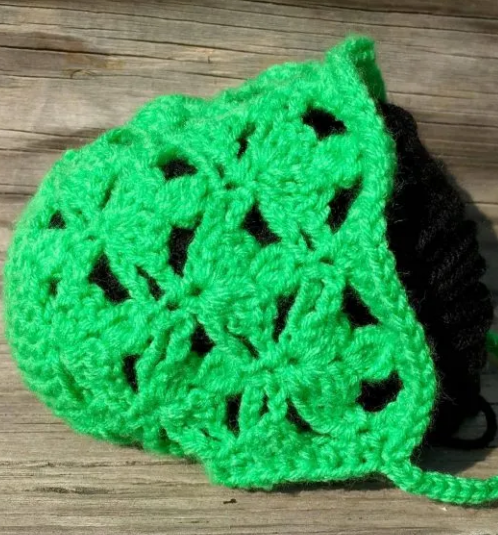 Lacy Clover Free Crochet Bonnet Pattern