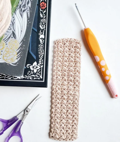 Even Moss Stitch Bookmark Crochet Guide