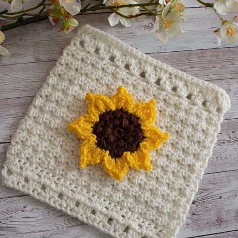 Vibrant Sunflower Granny Square Pattern