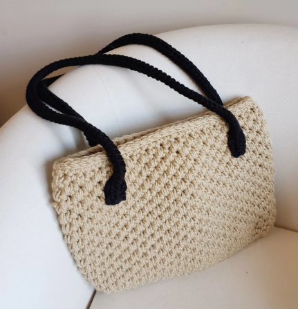 Elegant Crochet Design Pattern Tote