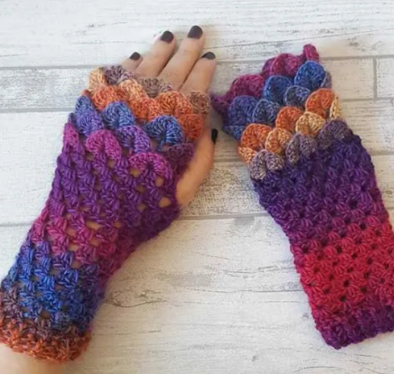 Dragon Scale Fingerless Glove Pattern