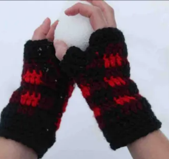 Chic Buffalo Plaid Crochet Mittens Pattern