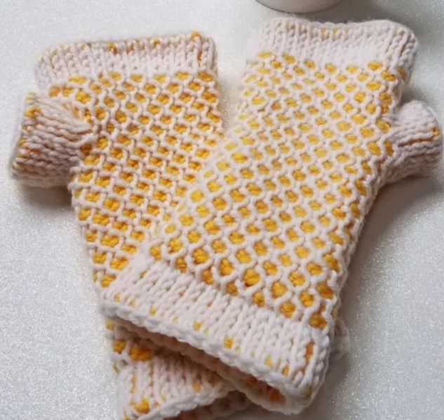 Stylish Fingerless Mittens Pattern Crochet Pattern