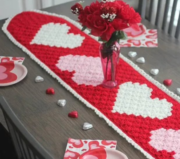 Free Heart Crochet Pattern Table Runner