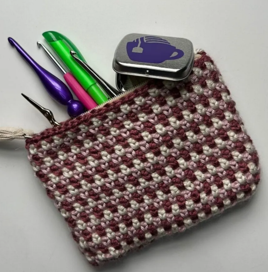 Crochet Checkered Zipper Pouch Pattern