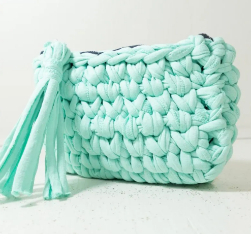 Teal Crochet Pouch with Zipper Pattern