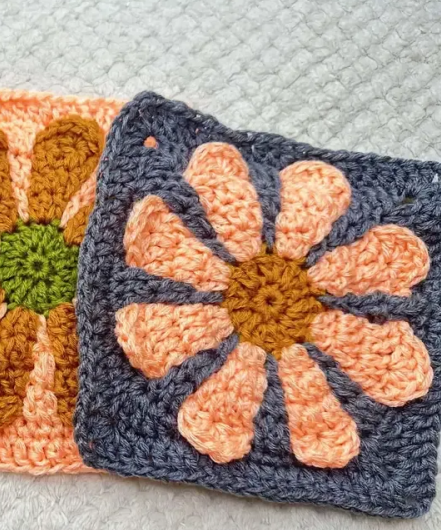 Retro Daisy Crochet Squares Pattern