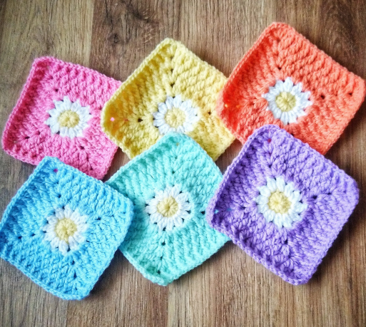 Daisy Alpine Granny Square Crochet Pattern