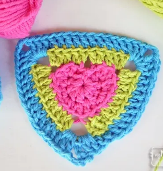 Heart Inspired Triangle Pattern Crochet