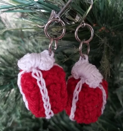 Crochet Gift Box Earrings Pattern